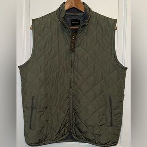 Tahari NWT Fairfax Quilted Puffer Vest in Olive Green